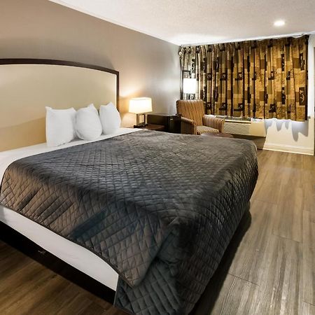Knights Inn Fayetteville - Fort Bragg Экстерьер фото