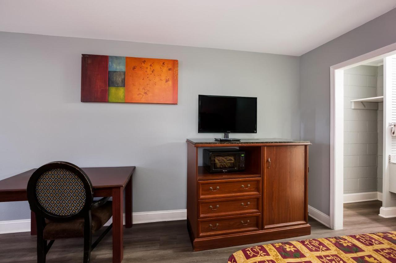Knights Inn Fayetteville - Fort Bragg Экстерьер фото